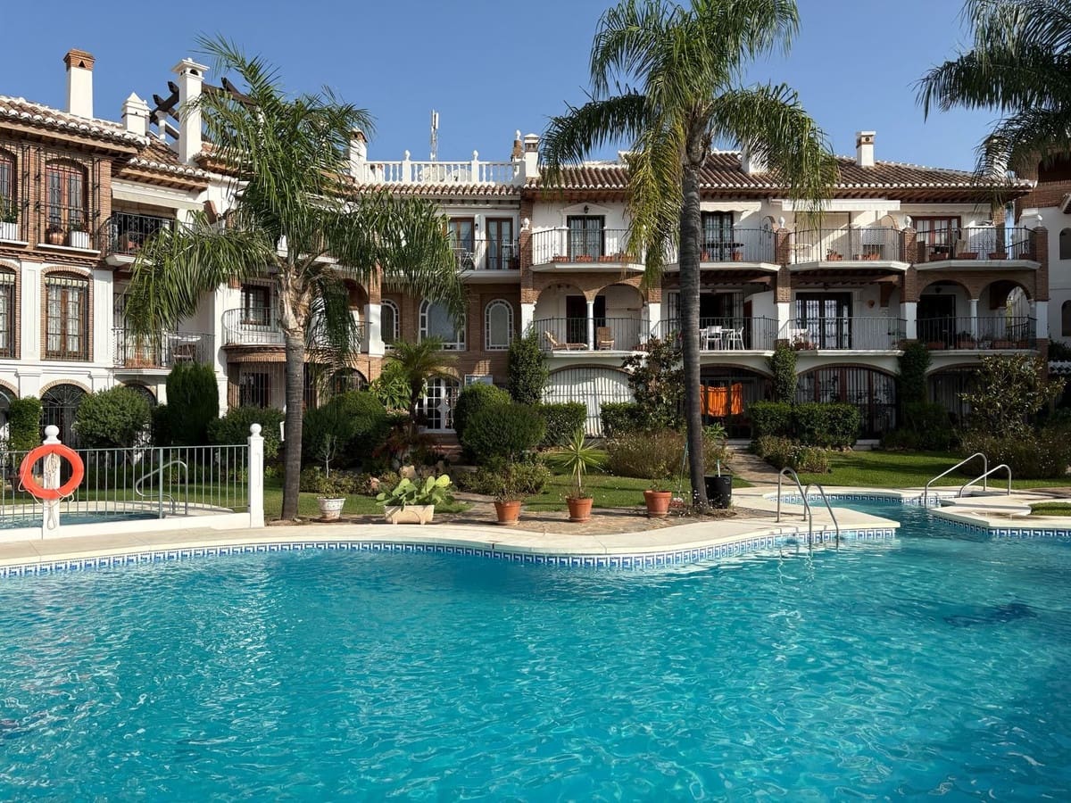 3 sypialnia Dom na sprzedaż w Mijas z basenem garażem - 365 000 € (Ref: 10018103)