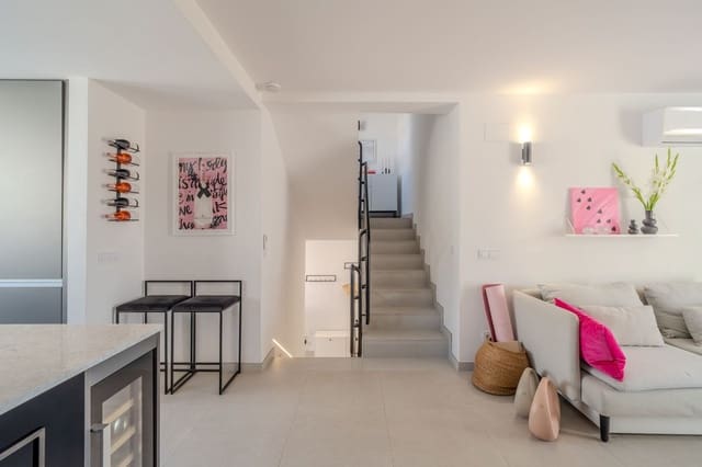 4 soverom Hus til salgs i New Golden Mile, Estepona med svømmebasseng garasje - € 750 000 (Ref: 10021730)
