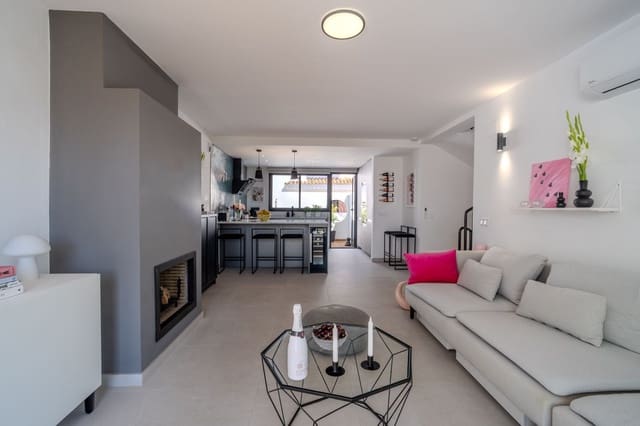 4 soverom Hus til salgs i New Golden Mile, Estepona med svømmebasseng garasje - € 750 000 (Ref: 10021730)