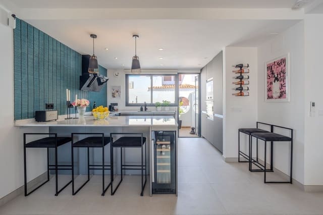 4 soverom Hus til salgs i New Golden Mile, Estepona med svømmebasseng garasje - € 750 000 (Ref: 10021730)