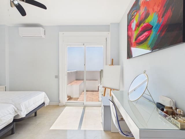 2 bedroom Apartment for sale in Manilva with pool garage - € 299,000 (Ref: 10033290)