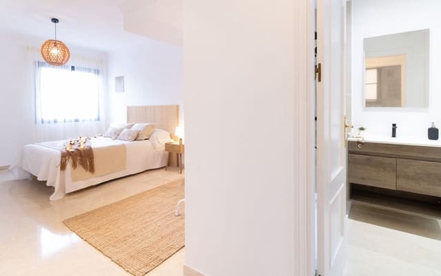 2 sovrum Strandlägenhet till salu i Puerto Banus, Marbella - 540 000 € (Ref: 10033293)