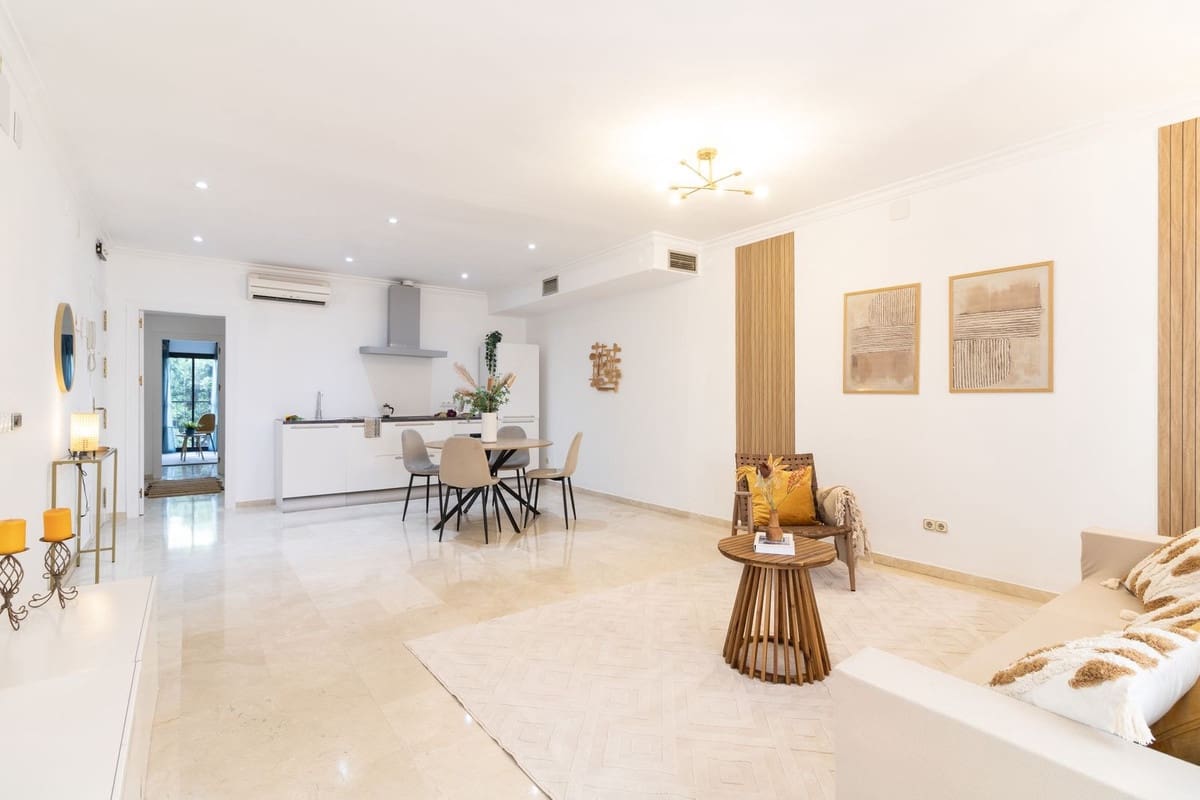 2 bedroom Beach Apartment for sale in Puerto Banus - € 540,000 (Ref: 10033293)