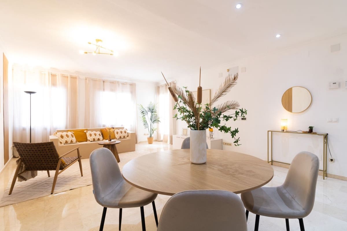 2 bedroom Beach Apartment for sale in Puerto Banus - € 540,000 (Ref: 10033293)