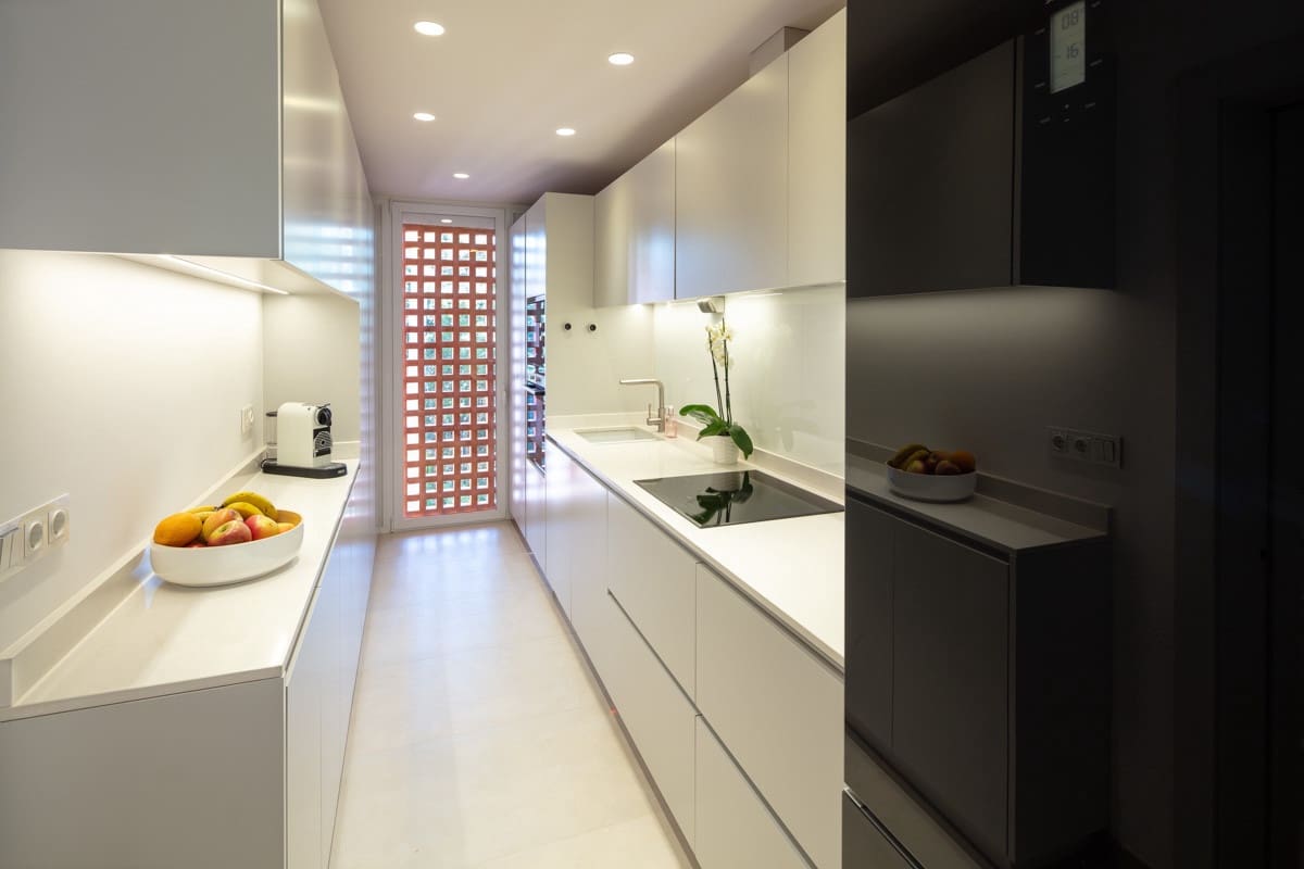 2 Zimmer Strandapartment zu verkaufen in Marbella mit Pool Garage - 750.000 € (Ref: 10033365)