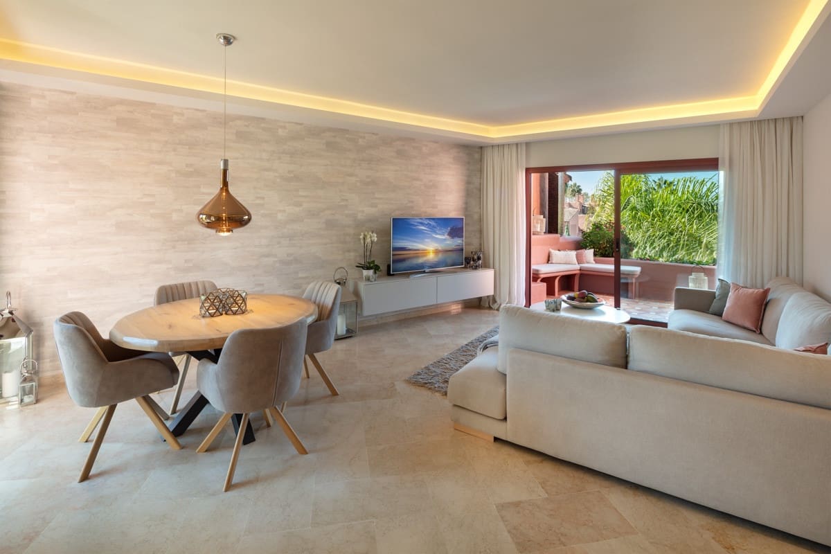 2 Zimmer Strandapartment zu verkaufen in Marbella mit Pool Garage - 750.000 € (Ref: 10033365)