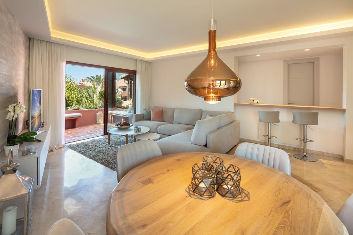 2 Zimmer Strandapartment zu verkaufen in Marbella mit Pool Garage - 750.000 € (Ref: 10033365)