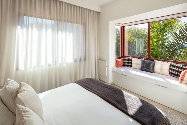 2 Zimmer Strandapartment zu verkaufen in Las Chapas - El Rosario, Marbella mit Pool Garage - 750.000 € (Ref: 10033365)
