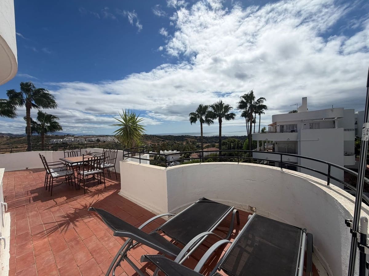 1 soverom Penthouse til salgs i Estepona med svømmebasseng - € 299 000 (Ref: 10037655)