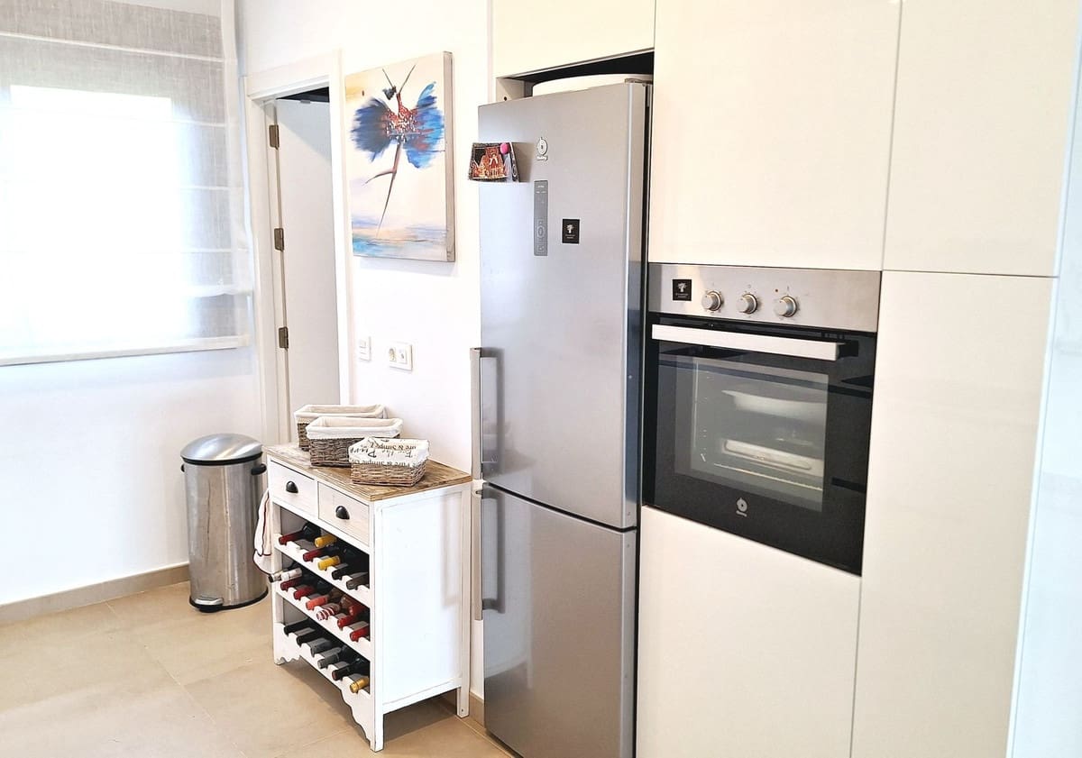 4 soverom Kjedet enebolig til salgs i Manilva med svømmebasseng garasje - € 595 000 (Ref: 10037656)