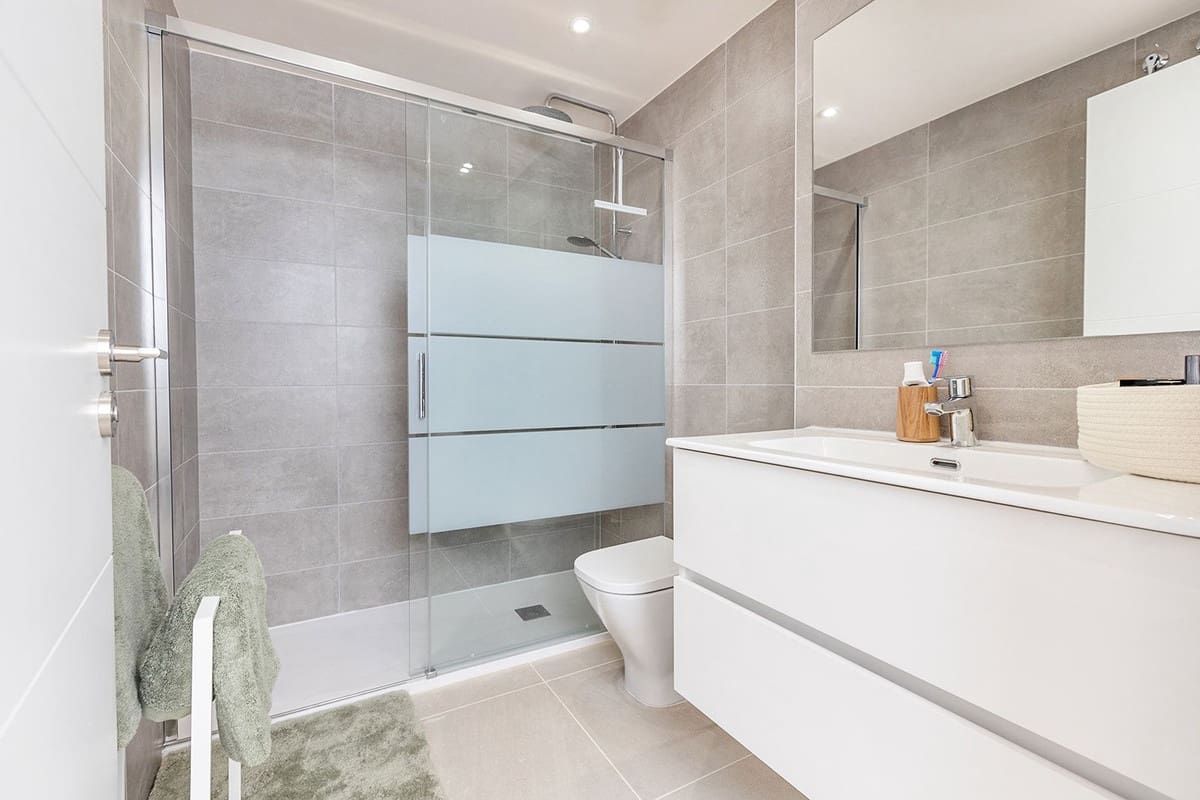 2 bedroom Apartment for sale in New Golden Mile with pool garage - € 435,000 (Ref: 10038577)