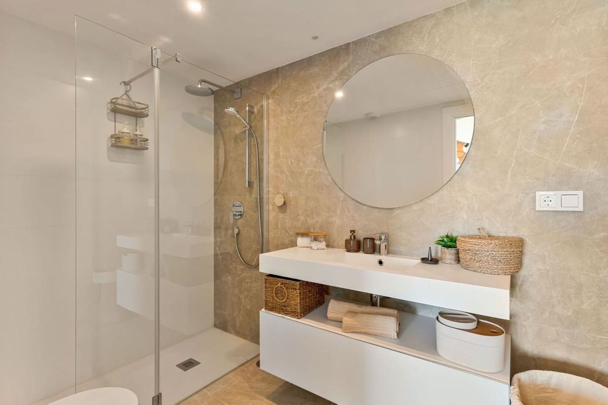 2 sypialnia Apartament na sprzedaż w Estepona z basenem garażem - 545 000 € (Ref: 10038579)