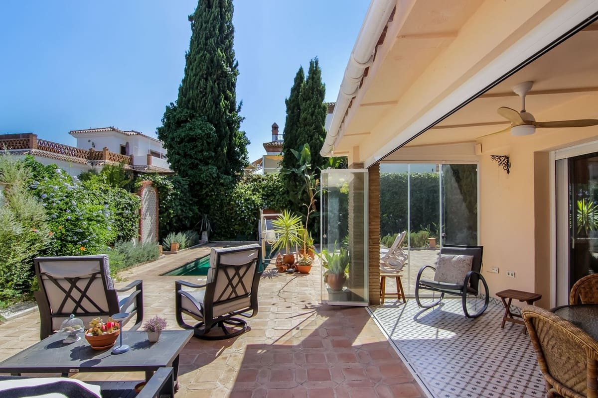Villa for sale in Mijas with pool garage - € 799,000 (Ref: 10038615)