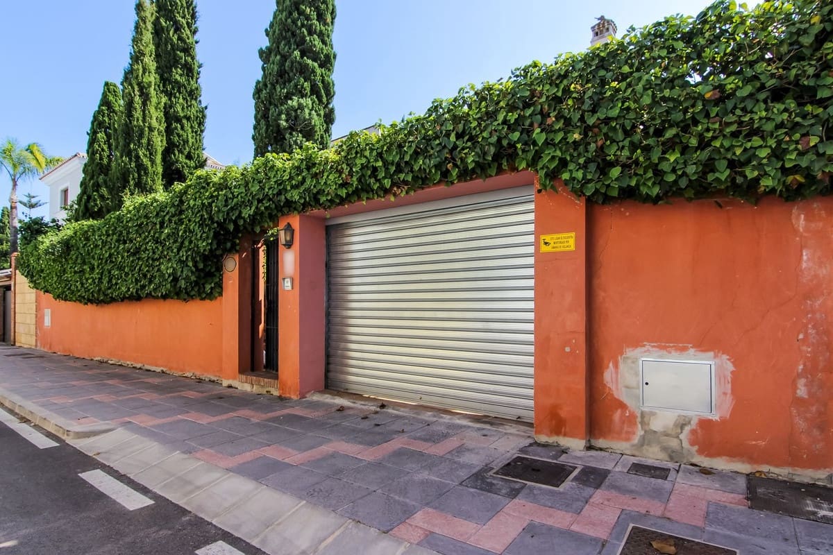 Villa for sale in Mijas with pool garage - € 799,000 (Ref: 10038615)