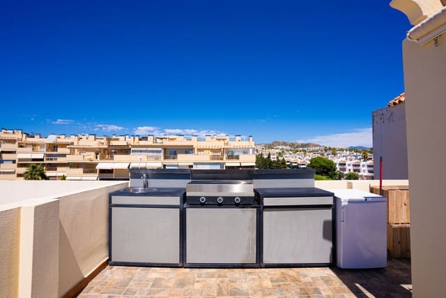 Ático de 2 habitaciones en Calahonda, Mijas en venta con piscina garaje - 395.000 € (Ref: 10040161)
