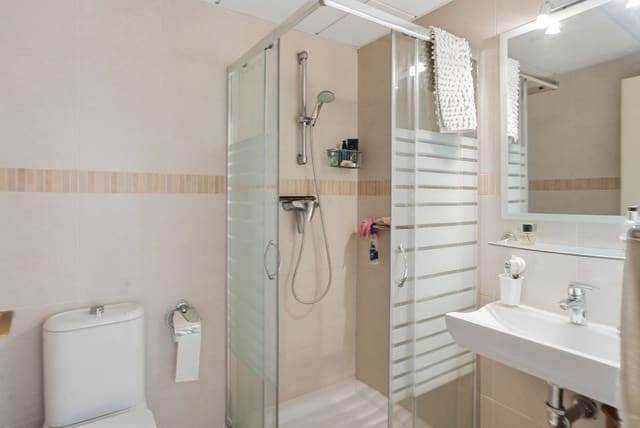 2 Zimmer Apartment zu verkaufen in El Chaparral, Málaga Stadt mit Pool Garage - 350.000 € (Ref: 10042259)