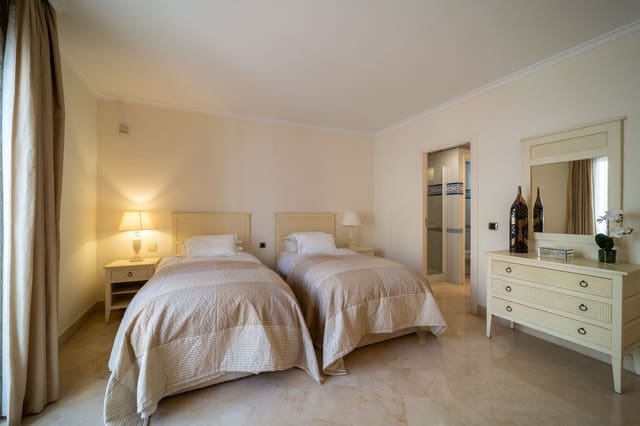 3 chambre Appartement de Plage à vendre à Elviria, Marbella avec piscine garage - 995 000 € (Ref: 10042261)