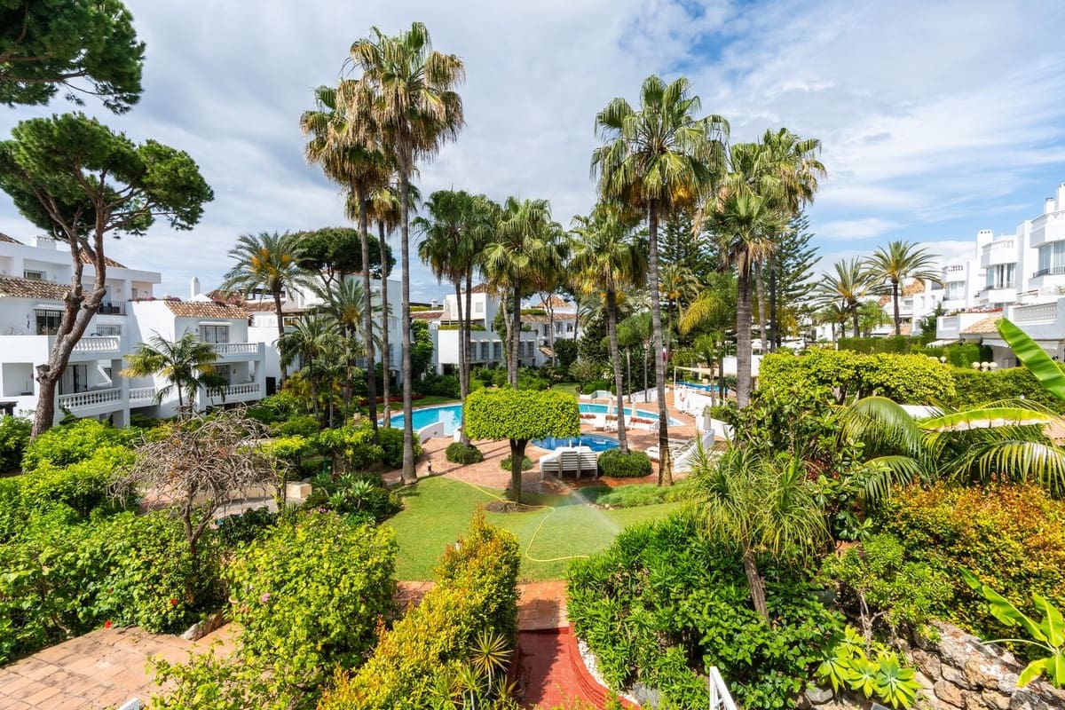 3 chambre Appartement de Plage à vendre à Elviria avec piscine garage - 995 000 € (Ref: 10042261)