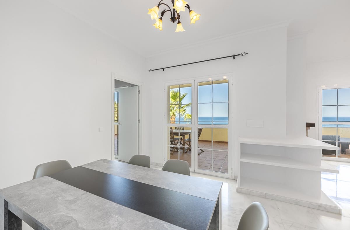 3 slaapkamer Appartement te koop in Manilva met zwembad garage - € 469.000 (Ref: 10046649)