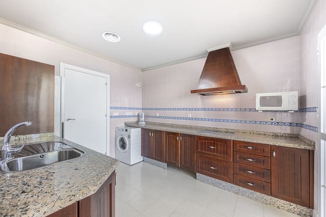 3 slaapkamer Appartement te koop in Manilva met zwembad garage - € 469.000 (Ref: 10046649)