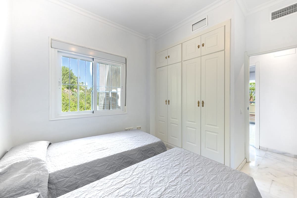 3 slaapkamer Appartement te koop in Manilva met zwembad garage - € 469.000 (Ref: 10046649)