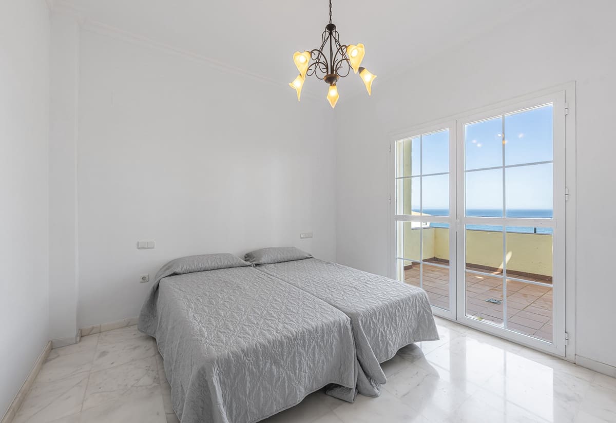 3 slaapkamer Appartement te koop in Manilva met zwembad garage - € 469.000 (Ref: 10046649)