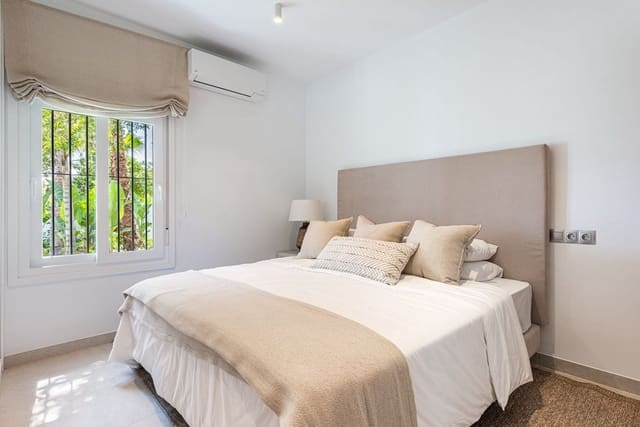 3 Zimmer Villa zu verkaufen in Los Boliches , Fuengirola mit Pool Garage - 625.000 € (Ref: 10048490)