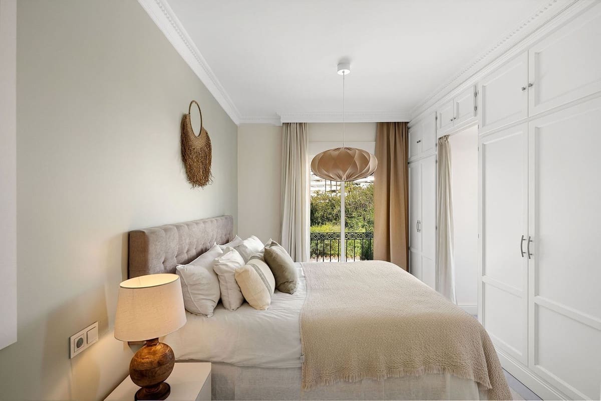 5 slaapkamer Villa te koop in Guadalmina met zwembad - € 2.095.000 (Ref: 10048491)