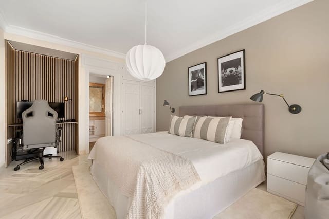5 slaapkamer Villa te koop in Guadalmina Baja, Marbella met zwembad - € 2.095.000 (Ref: 10048491)