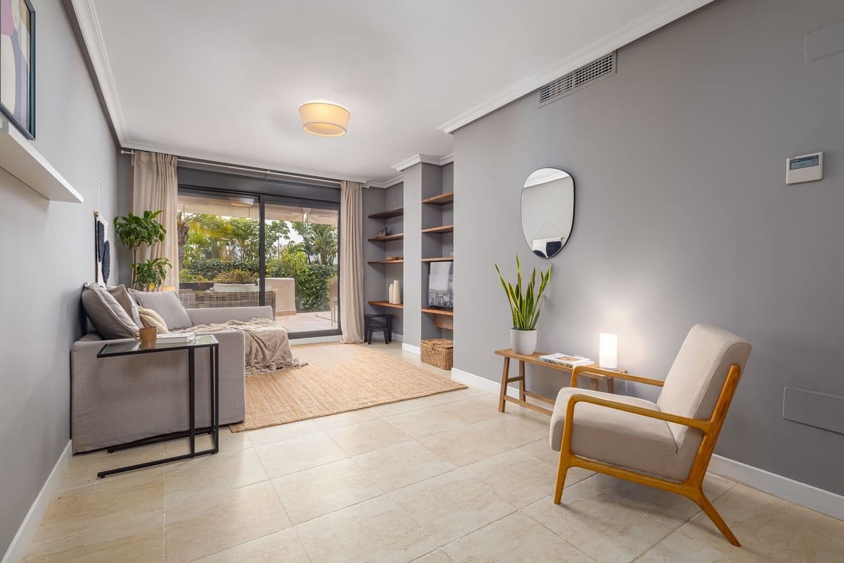 2 Zimmer Apartment zu verkaufen in Estepona mit Pool Garage - 425.000 € (Ref: 10048618)