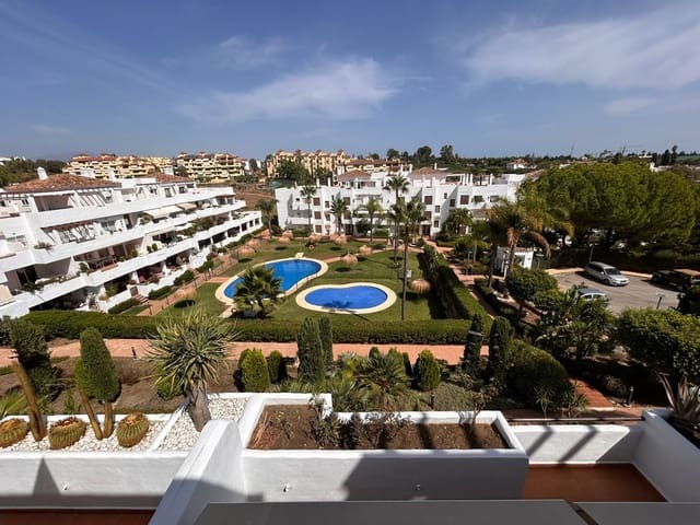 2 bedroom Apartment for sale in Selwo, Estepona with pool garage - € 289,000 (Ref: 10054443)
