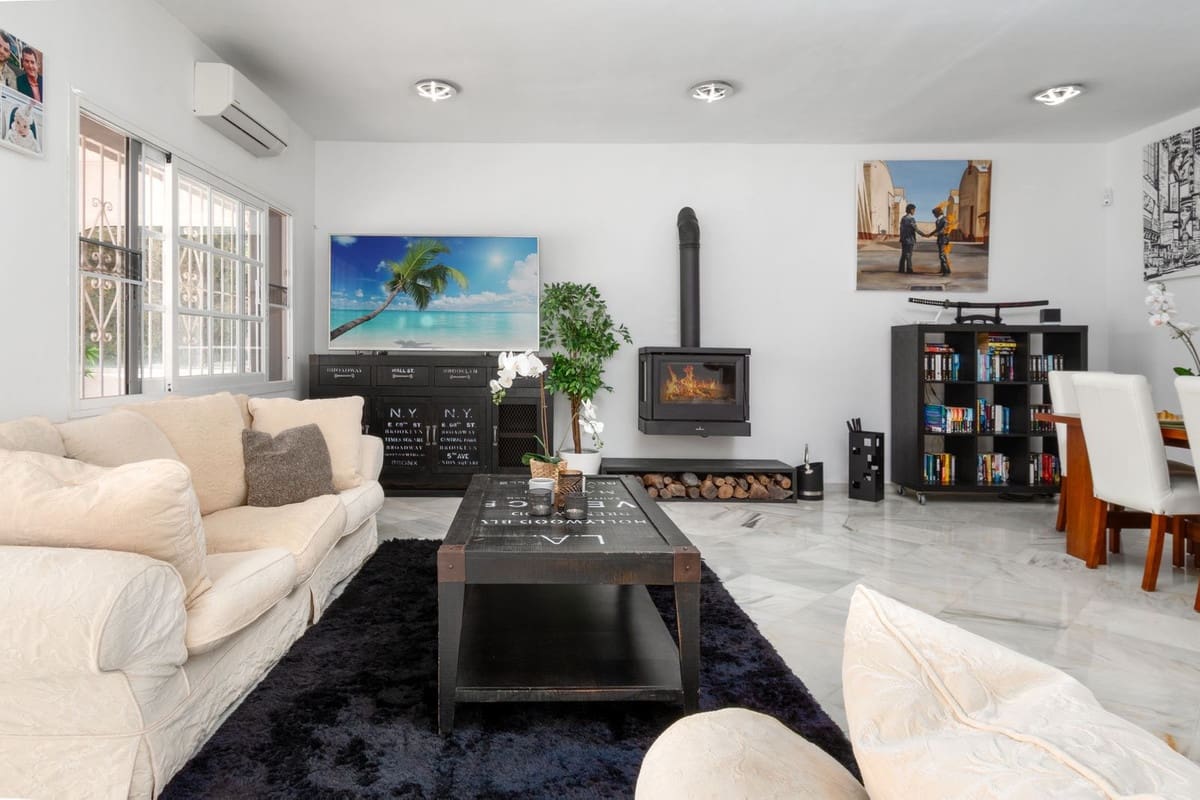 3 bedroom Villa for sale in Benalmadena with pool garage - € 895,000 (Ref: 10054462)