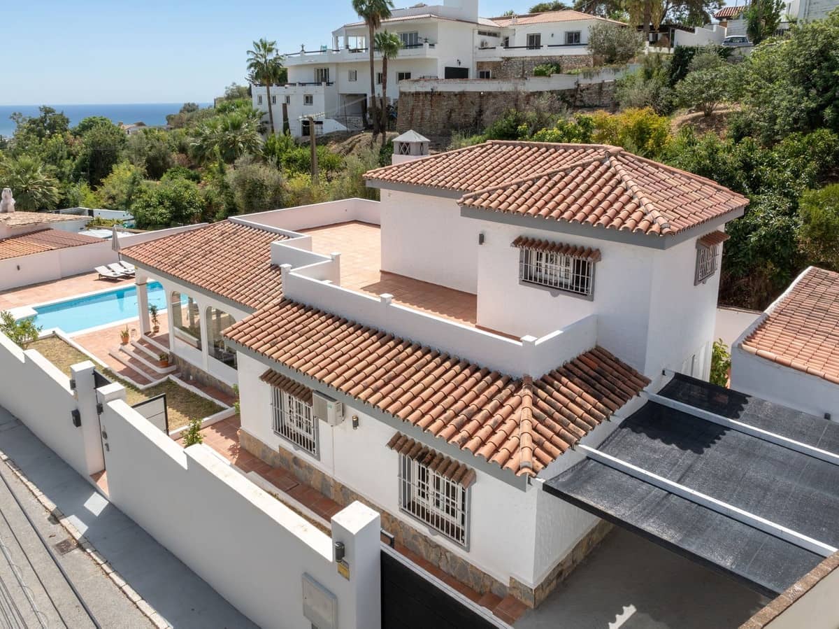3 bedroom Villa for sale in Benalmadena with pool garage - € 895,000 (Ref: 10054462)