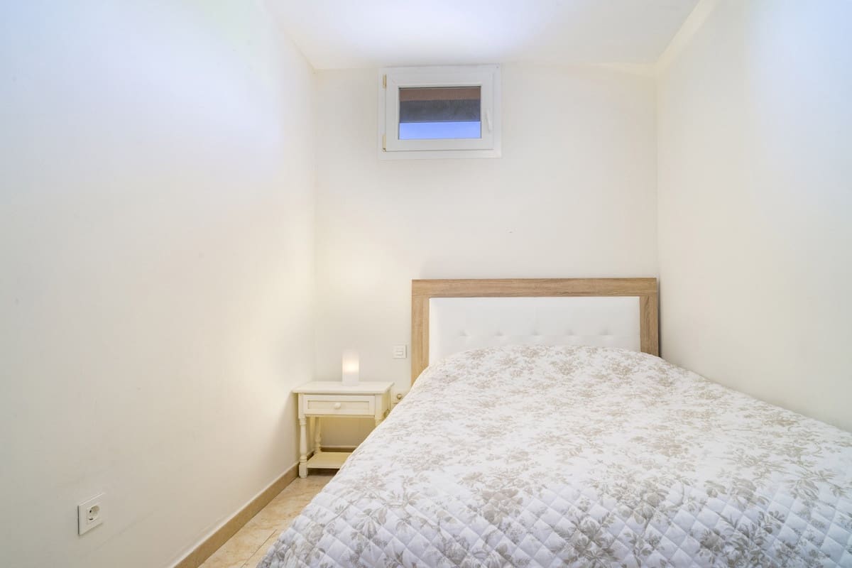 5 sypialnia Dom na sprzedaż w Marbella z basenem garażem - 660 000 € (Ref: 10055726)