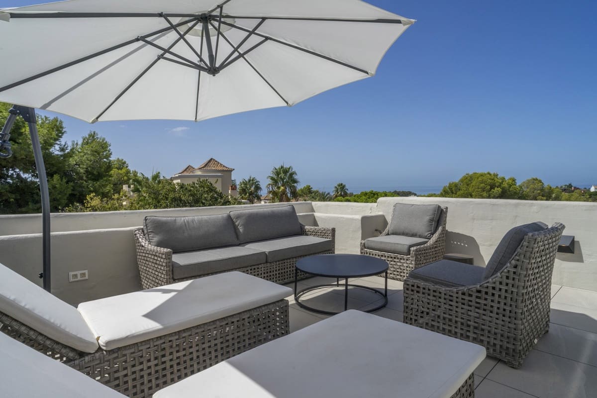 5 sypialnia Dom na sprzedaż w Marbella z basenem garażem - 660 000 € (Ref: 10055726)
