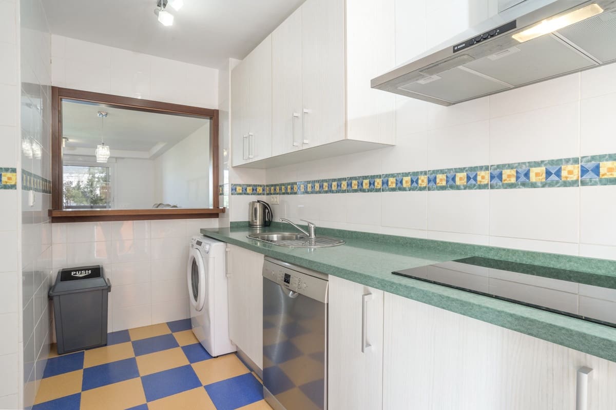 5 sypialnia Dom na sprzedaż w Marbella z basenem garażem - 660 000 € (Ref: 10055726)