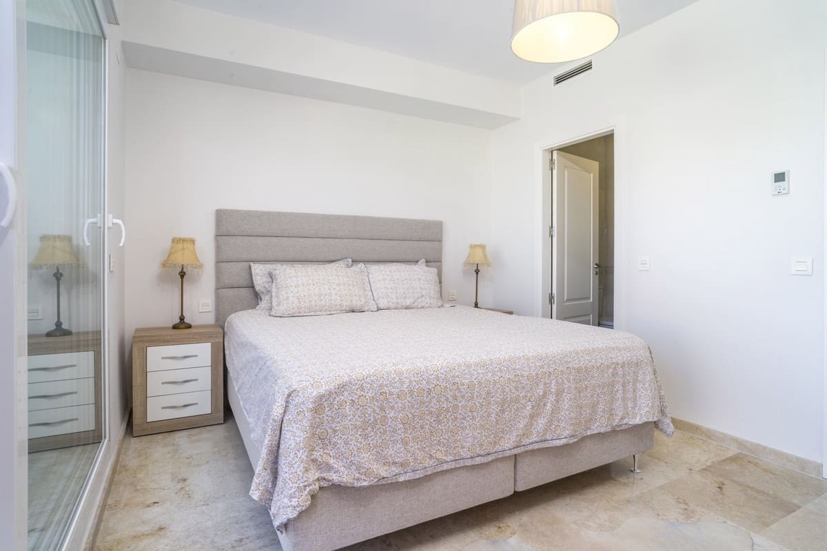 5 sypialnia Dom na sprzedaż w Marbella z basenem garażem - 660 000 € (Ref: 10055726)