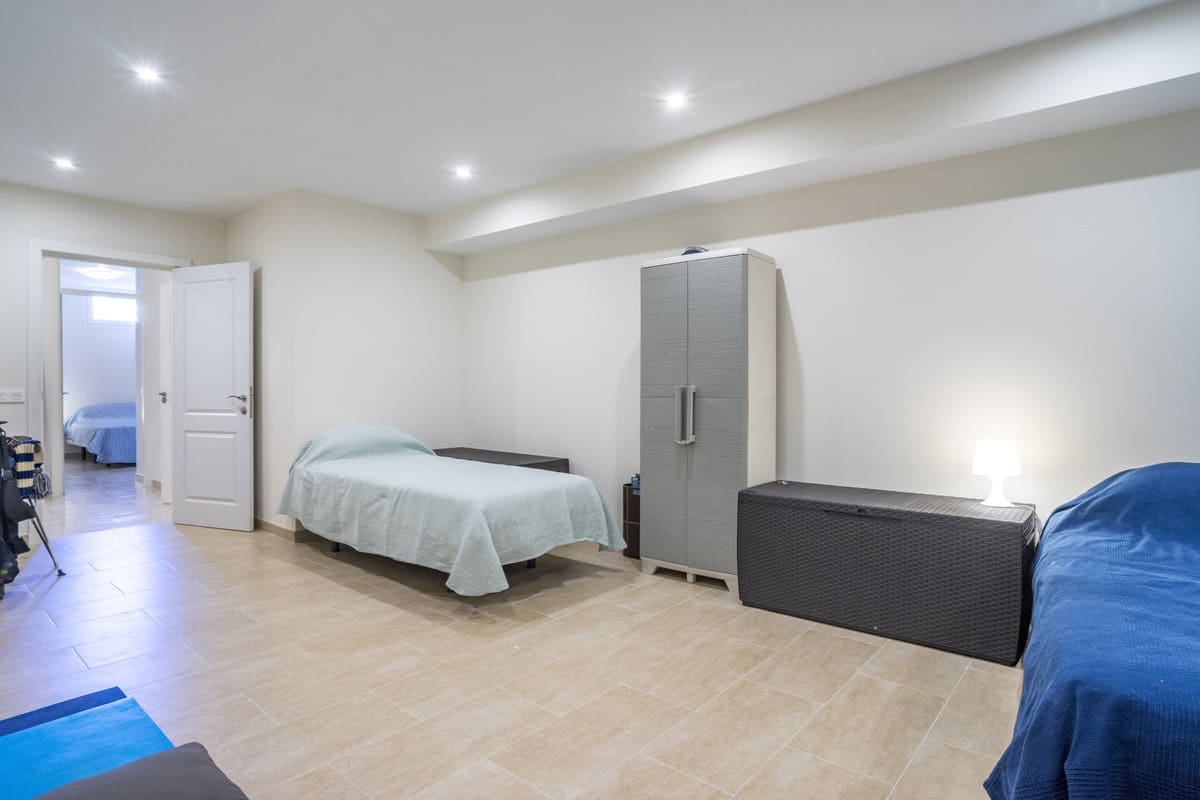 5 sypialnia Dom na sprzedaż w Marbella z basenem garażem - 660 000 € (Ref: 10055726)