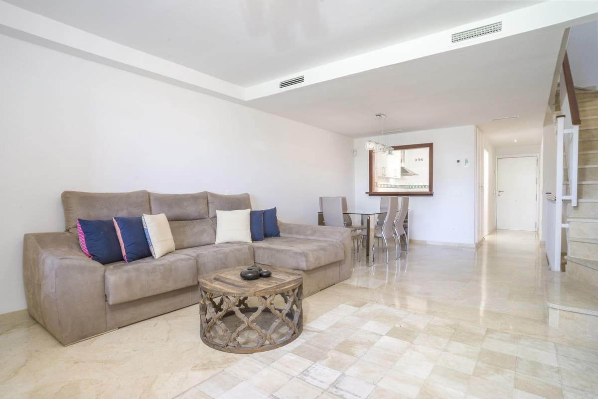 5 sypialnia Dom na sprzedaż w Marbella z basenem garażem - 660 000 € (Ref: 10055726)