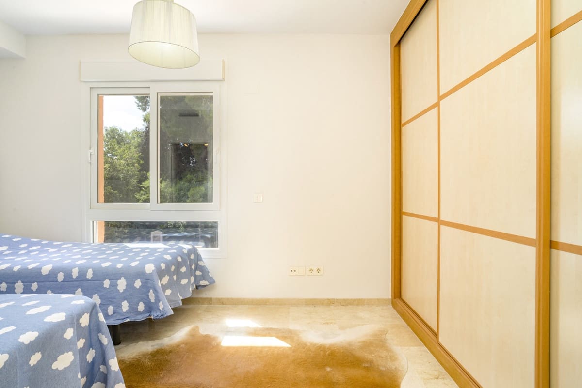 5 sypialnia Dom na sprzedaż w Marbella z basenem garażem - 660 000 € (Ref: 10055726)