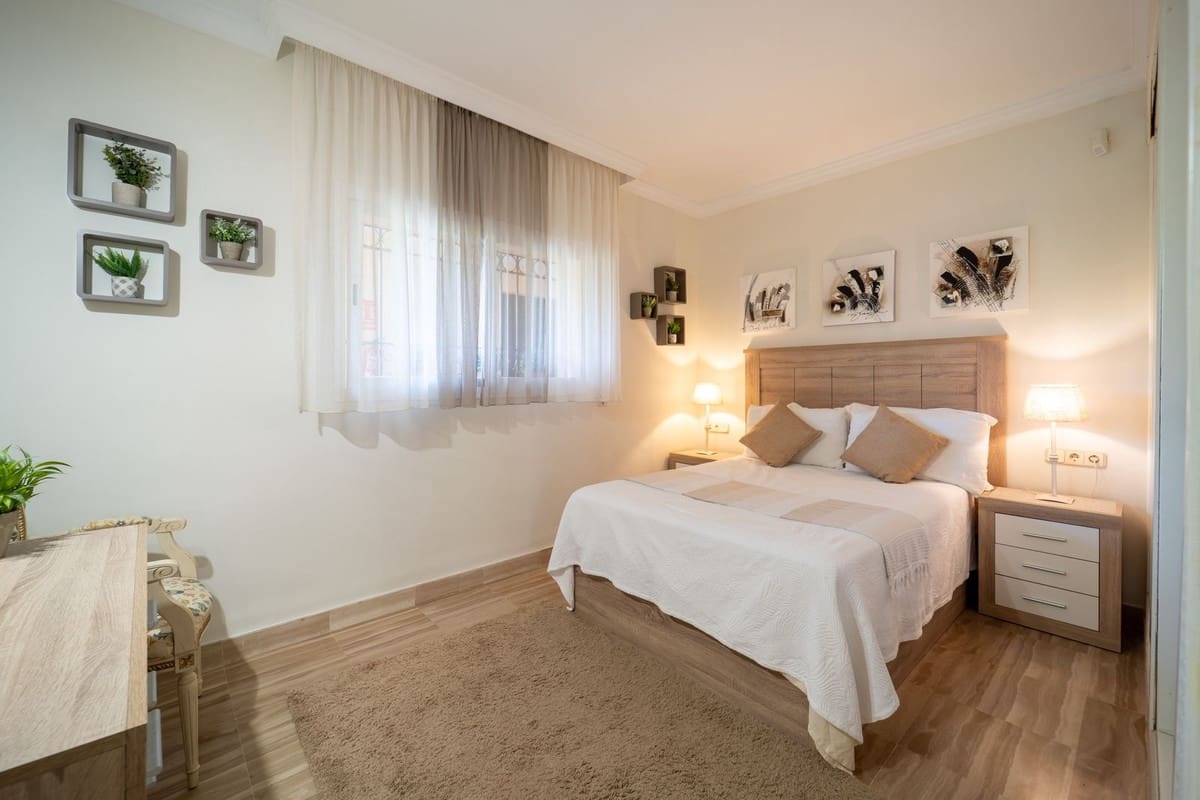 3 makuuhuone Ranta-asunto myytävänä paikassa Elviria mukana uima-altaan 
autotalli - 800 000 € (Ref: 10057840)