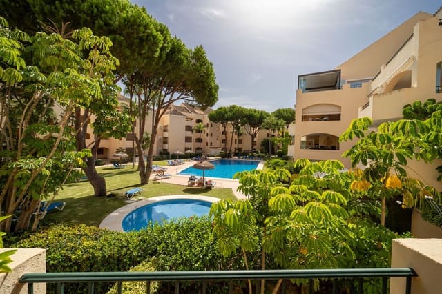 3 makuuhuone Ranta-asunto myytävänä paikassa Elviria, Marbella mukana uima-altaan 
autotalli - 800 000 € (Ref: 10057840)