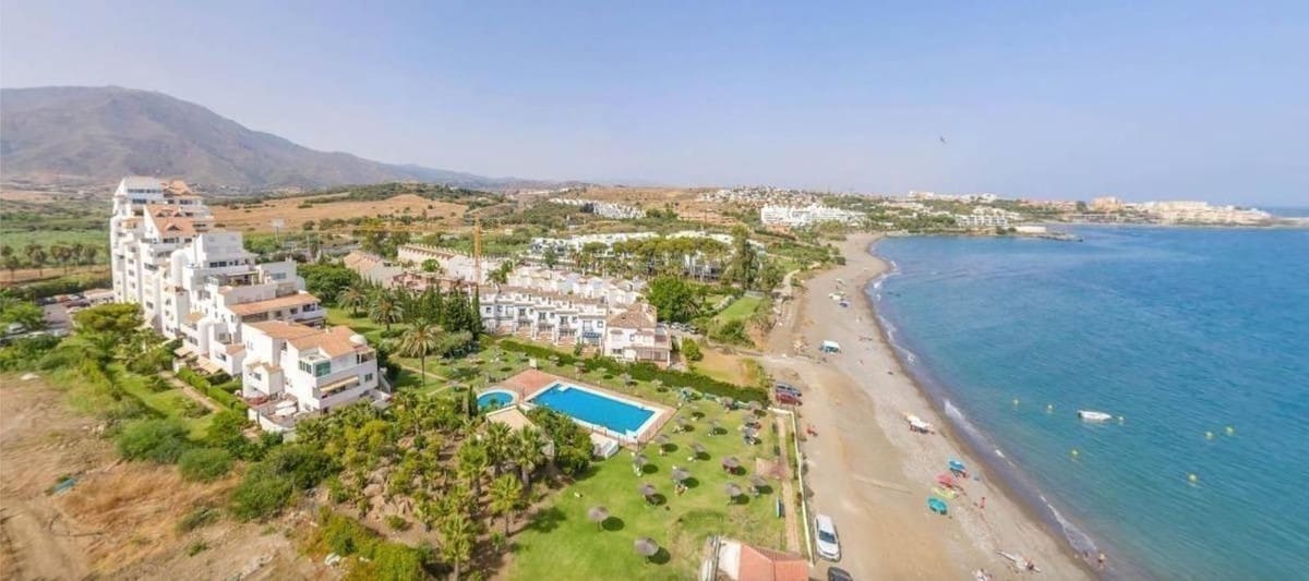 3 sovrum Strandlägenhet till salu i Estepona med pool garage - 529 000 € (Ref: 10057841)