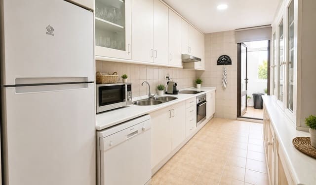 Apartamento Playa de 3 habitaciones en Estepona en venta con piscina garaje - 529.000 € (Ref: 10057841)