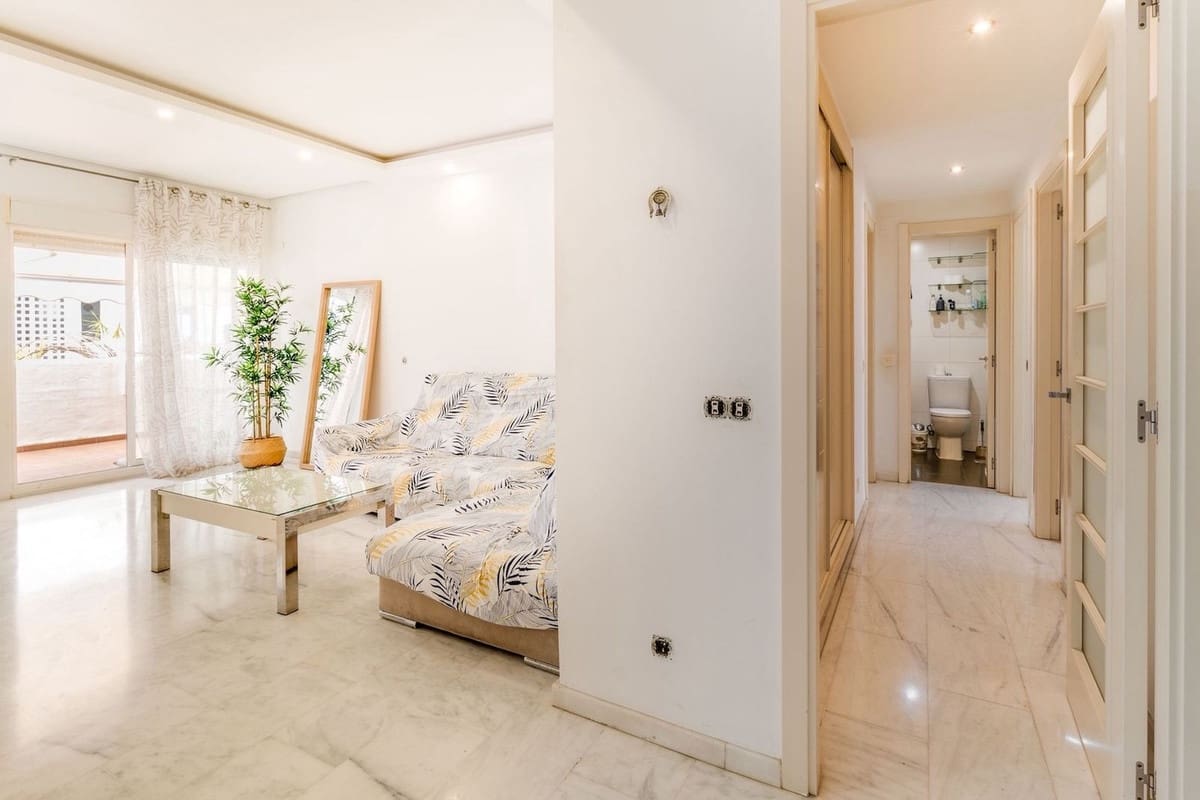 3 sovrum Lägenhet till salu i Estepona med pool garage - 260 000 € (Ref: 10061028)