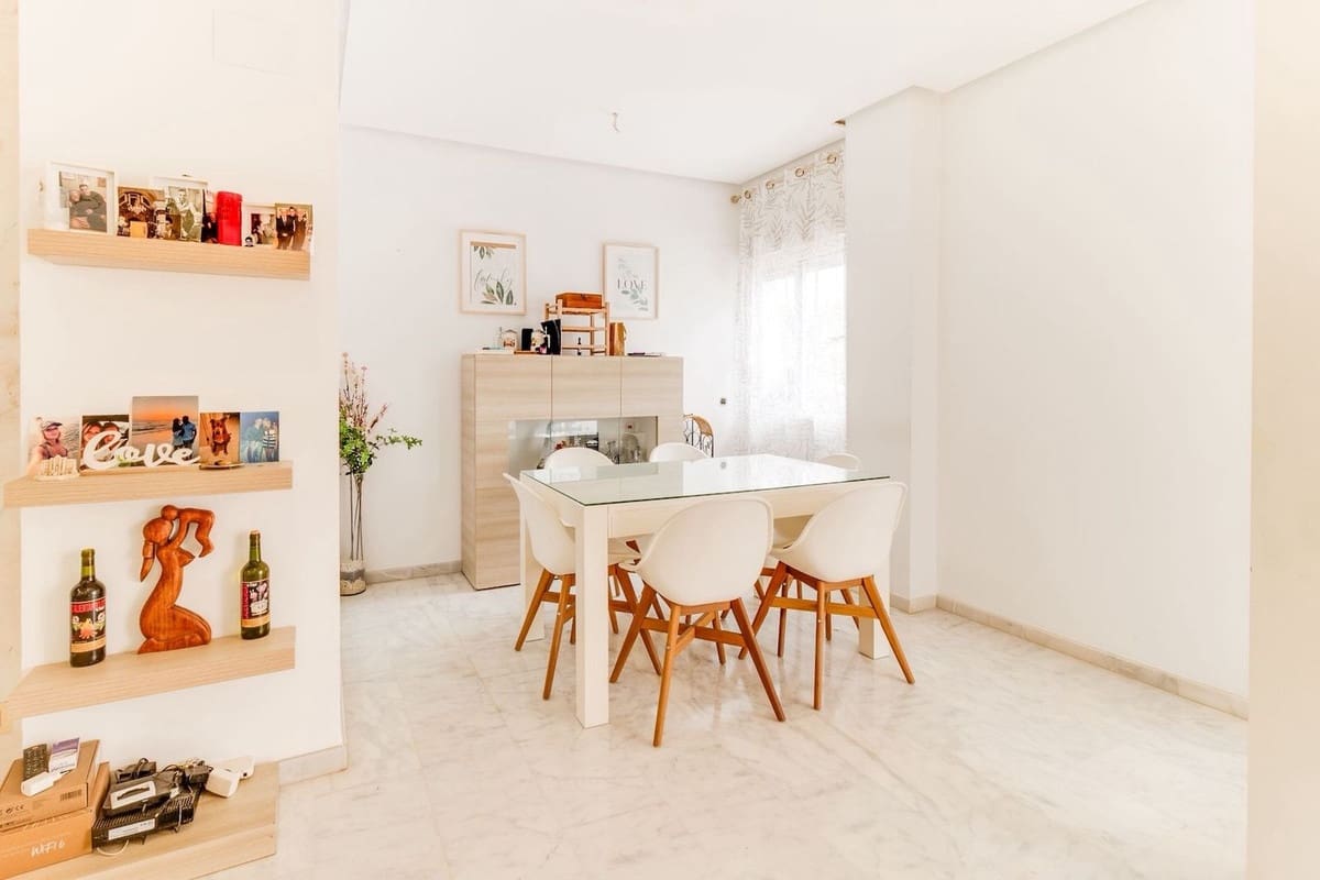 3 sovrum Lägenhet till salu i Estepona med pool garage - 260 000 € (Ref: 10061028)