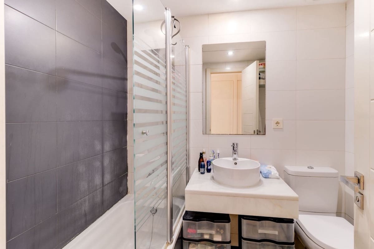 3 sovrum Lägenhet till salu i Estepona med pool garage - 260 000 € (Ref: 10061028)