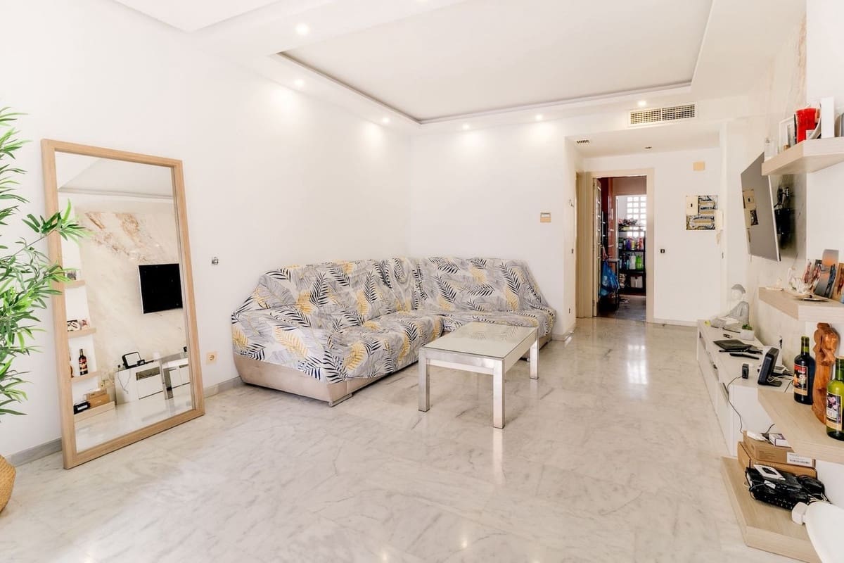 3 sovrum Lägenhet till salu i Estepona med pool garage - 260 000 € (Ref: 10061028)