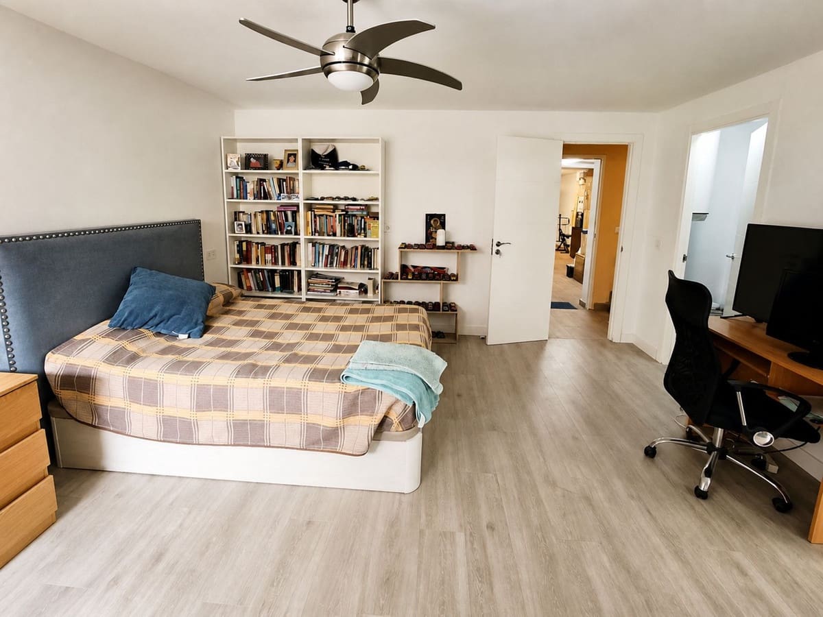 3 sovrum Lägenhet till salu i La Duquesa / Puerto de la Duquesa med pool - 425 000 € (Ref: 10061032)