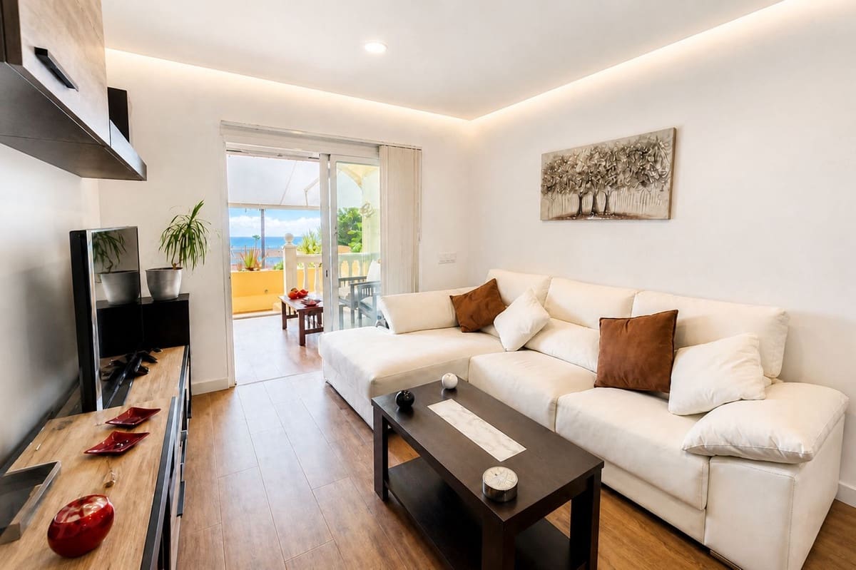 3 sovrum Lägenhet till salu i La Duquesa / Puerto de la Duquesa med pool - 425 000 € (Ref: 10061032)
